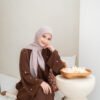 abaya nisrin wine