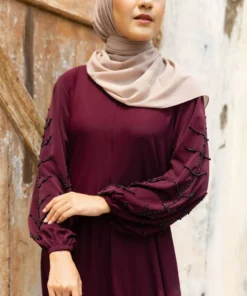 noura abaya salma umroh outfit busui