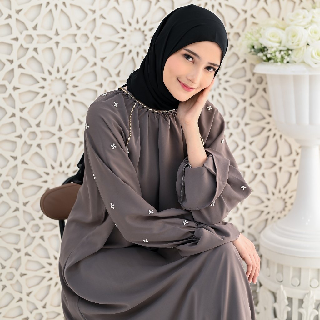 noura abaya kevina marbella silk premium umroh friendly mewah