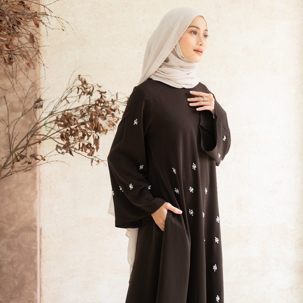 noura amira abayas || gamis || marbella silk dress syari muslim payet mewah hitam noura amira abayas || gamis || marbella silk dress syari muslim payet mewah hitam