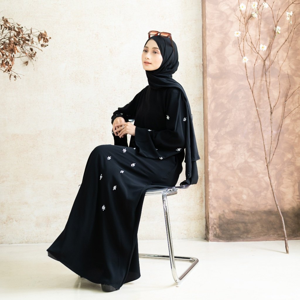 noura amira abayas || gamis || marbella silk dress syari muslim payet mewah hitam noura amira abayas || gamis || marbella silk dress syari muslim payet mewah hitam