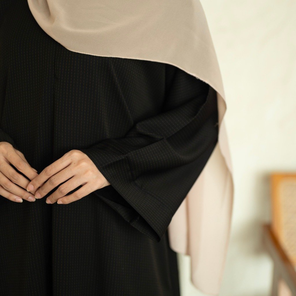 noura abaya rawdah jetblack garis gold garis silver allsize premium daily wear noura abaya rawdah jetblack garis gold garis silver allsize premium daily wear